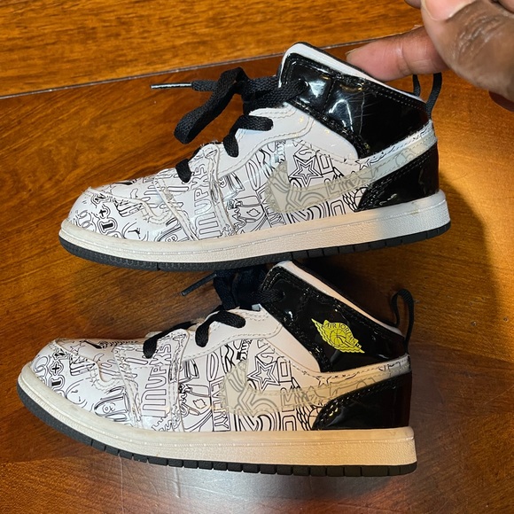 Jordan 1s toddler. Gently worn - Picture 7 of 9